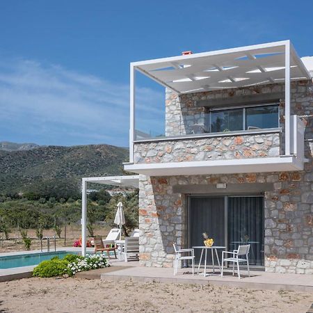 Cedar Bay Beachside Villas Palaiochora Exterior foto