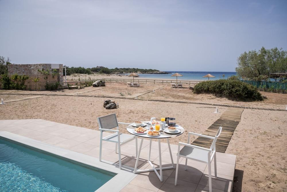 Cedar Bay Beachside Villas Palaiochora Exterior foto