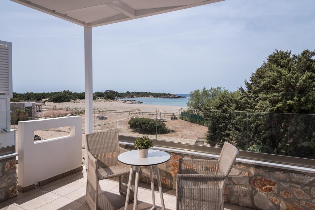 Cedar Bay Beachside Villas Palaiochora Exterior foto