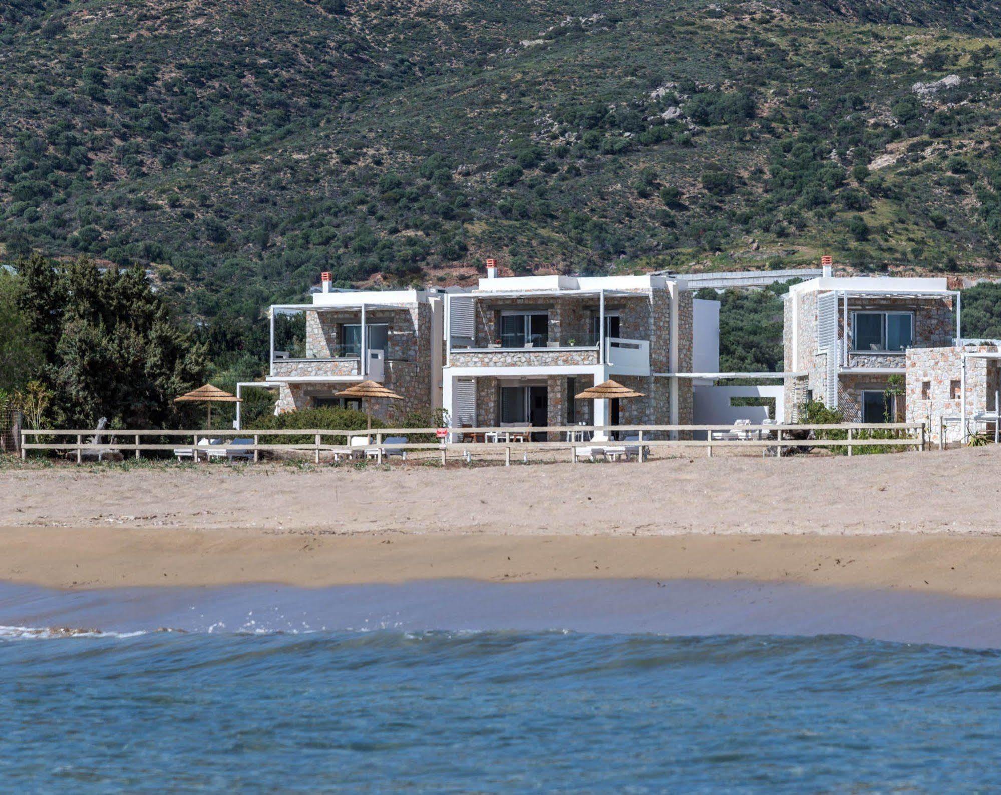 Cedar Bay Beachside Villas Palaiochora Exterior foto