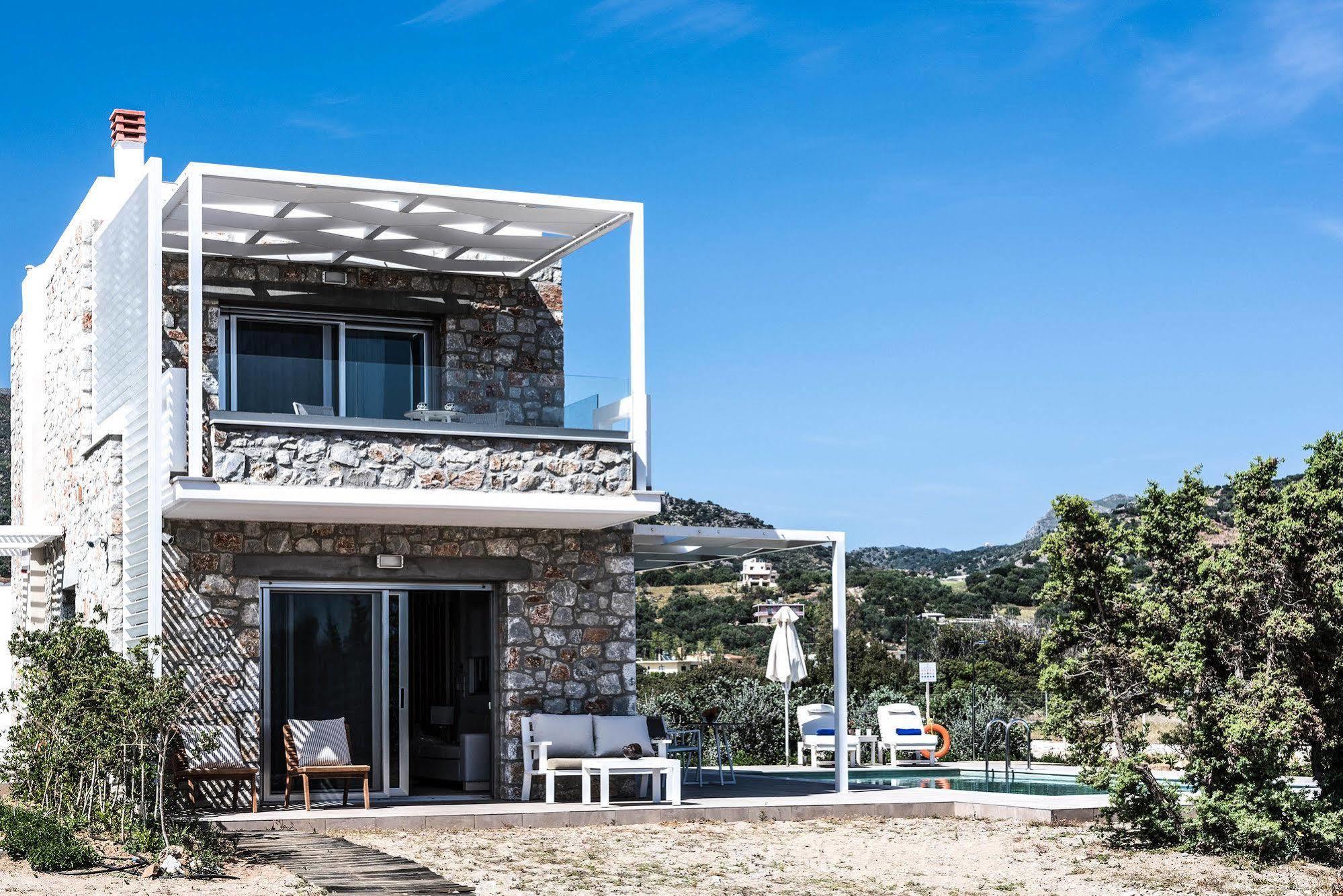 Cedar Bay Beachside Villas Palaiochora Exterior foto